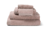 Serviette de bain moderne, de couleur misty pink en coton de la collection COMO